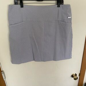 St&co xl pinstriped, blue, and white skort tummy control